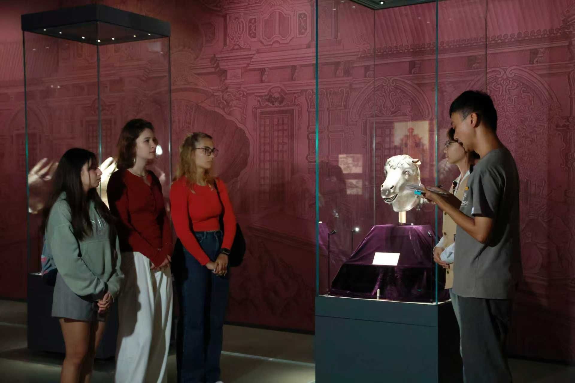 国宝见证    青年...